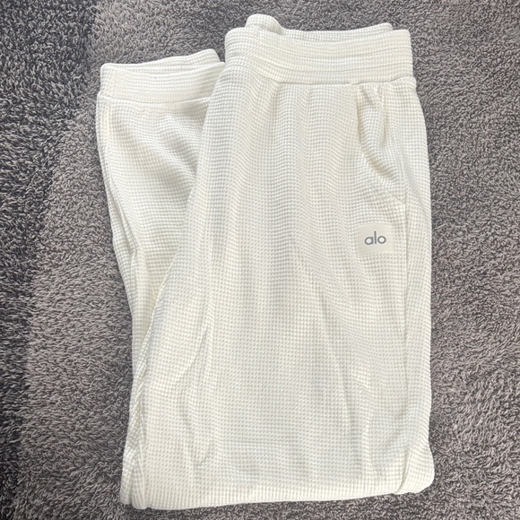 ALO Yoga Pants - NWOT ALO Ivory Waffle Weekend Escape Joggers